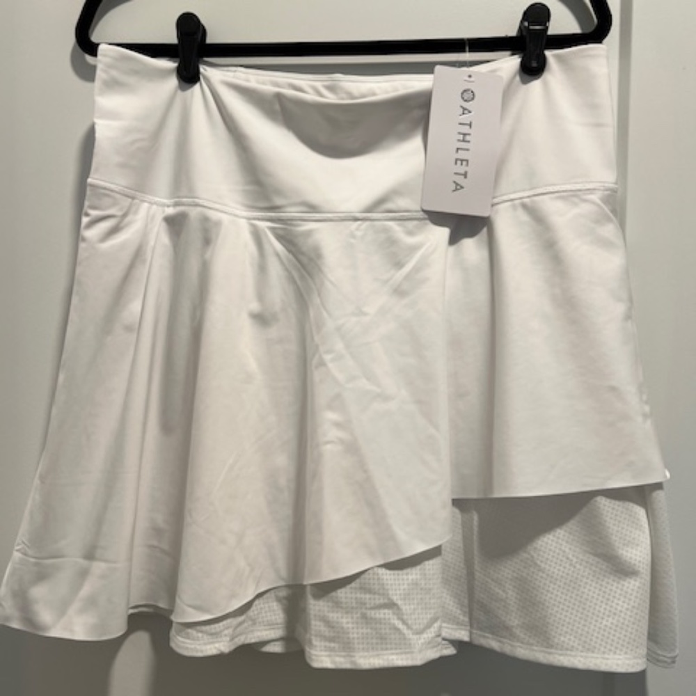 NWT-- ATHLETA  WHITE SKORT- ACE MESH    1X
